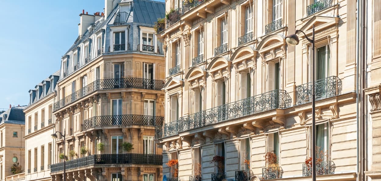 Quelles obligations pour vendre un bien en copropriété en 2025?